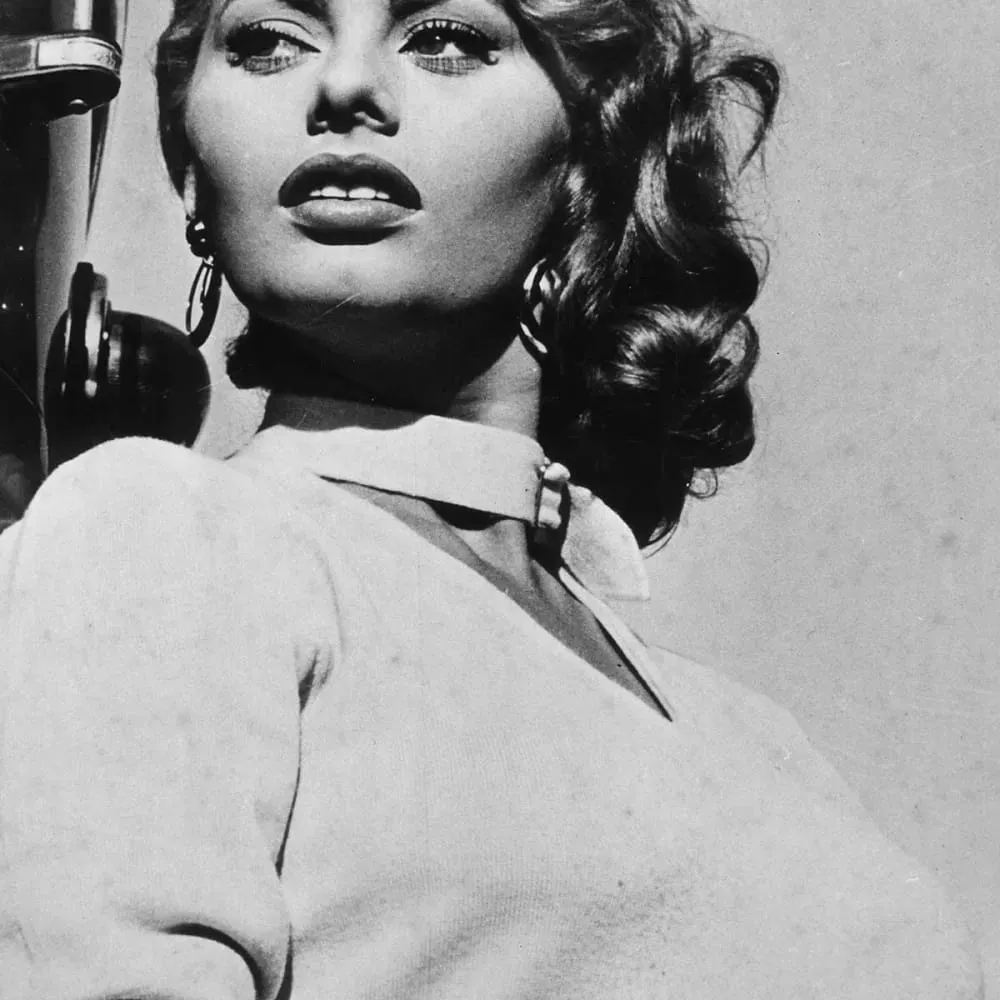 Illustration numéro 3 du produit Tableau scène de film  Sophia Loren imprimé sur toile 40x60 cm