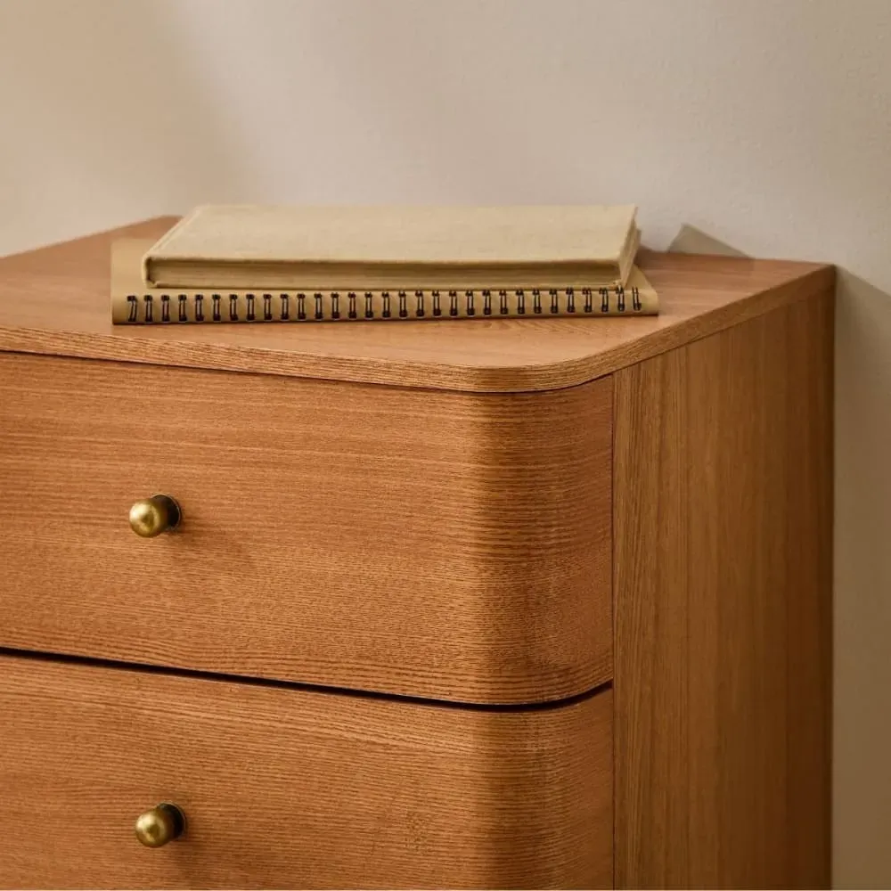 Illustration numéro 3 du produit Chiffonnier 5 tiroirs avec bords arrondis et placage bois H100 cm