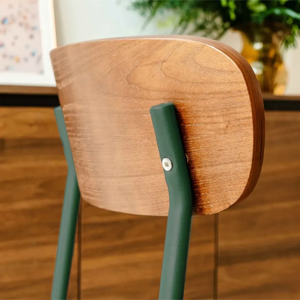 Illustration numéro 3 du produit Lot de 2 chaises en bois vert kaki