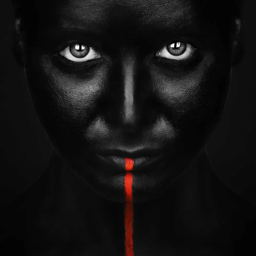 Illustration numéro 3 du produit Tableau d'art portrait rouge toile imprimée 120x80 cm