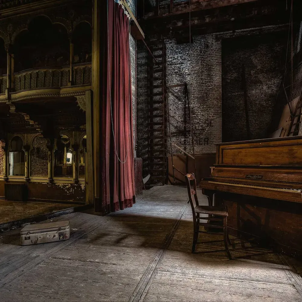 Illustration numéro 3 du produit Tableau show interrompu toile imprimée 120x80 cm