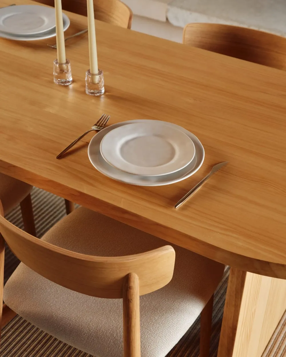 Illustration numéro 3 du produit Table à manger ovale en bois 200 cm