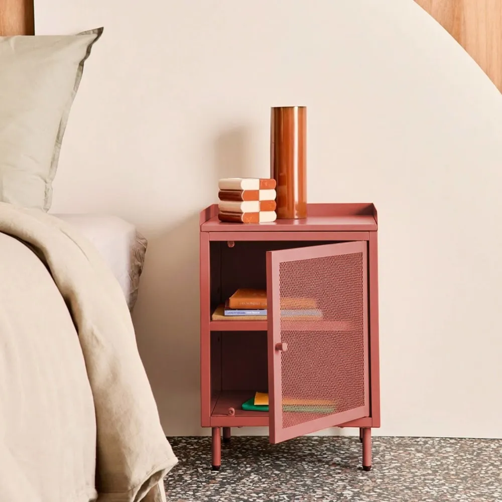 Illustration numéro 3 du produit Table de chevet industrielle métal terracotta 1 porte grillagée