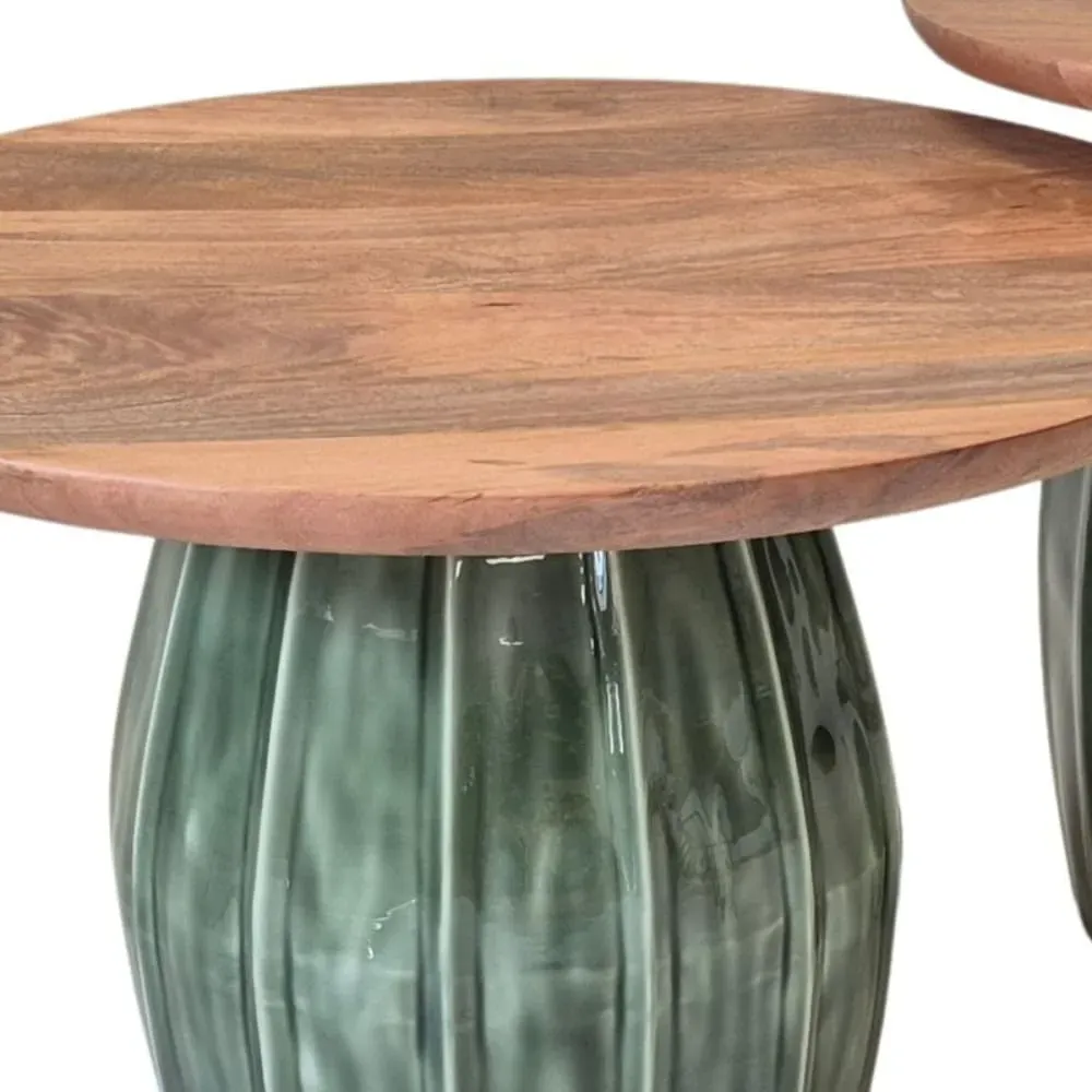 Illustration numéro 3 du produit Lot de 2 tables basses rondes acacia piètement acier émaillé vert