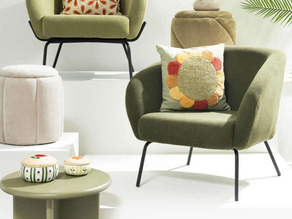 Illustration numéro 3 du produit Fauteuil en tissu vert et pieds en métal noir style contemporain