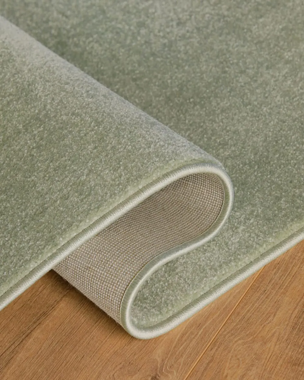 Illustration numéro 3 du produit Tapis tissé velours ras vert clair 120x170