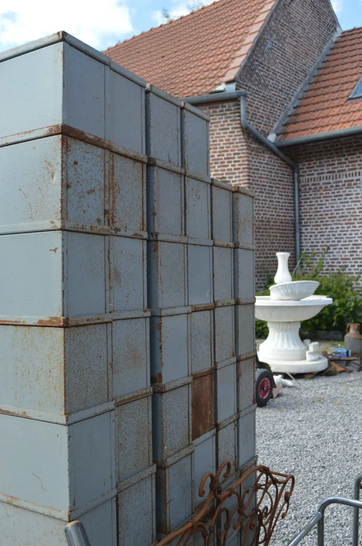 Illustration numéro 3 du produit Bacs industriels de marque '' rayda '' en fer x 46