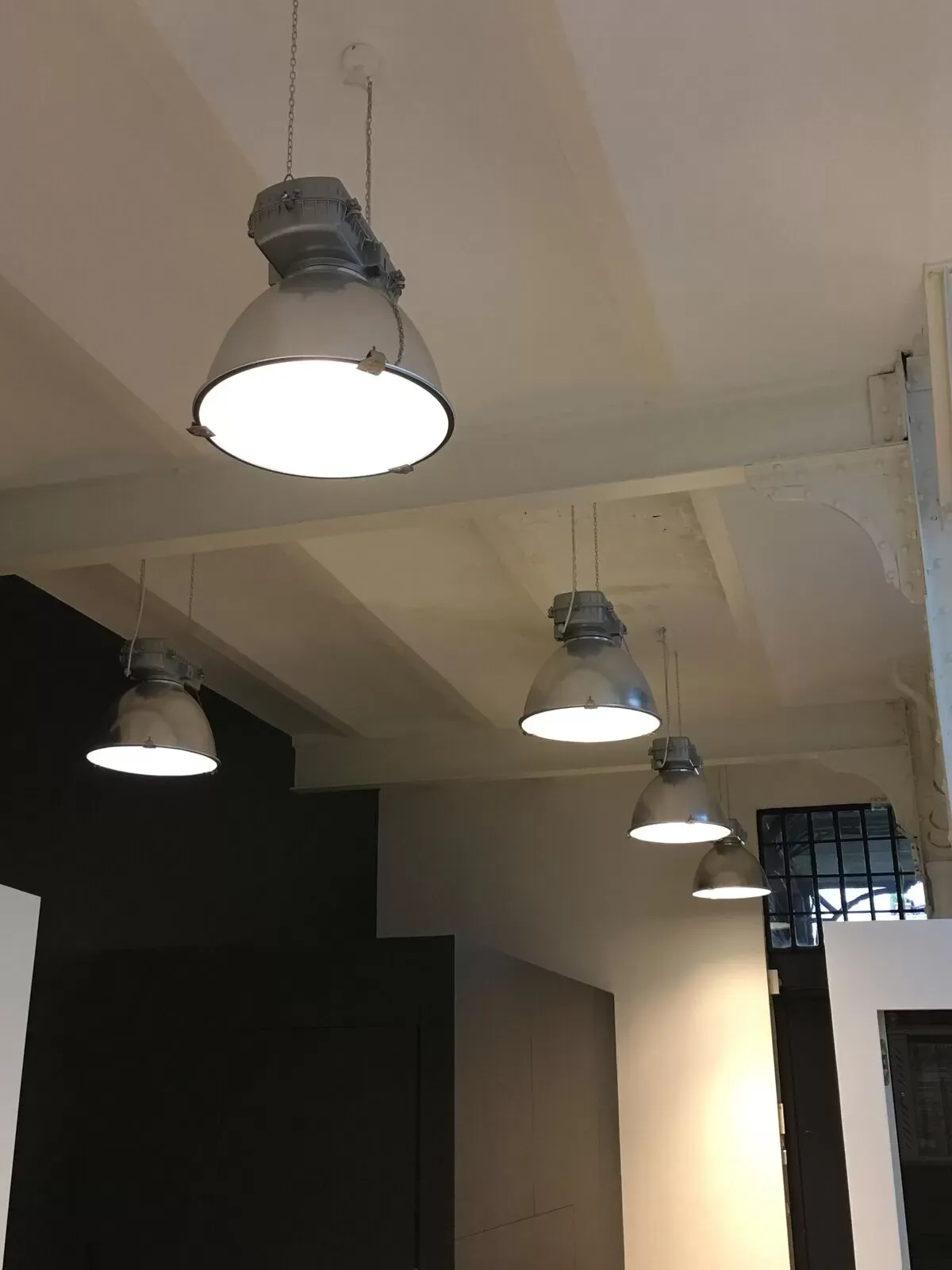 Illustration numéro 3 du produit Suspension industrielle aluminium