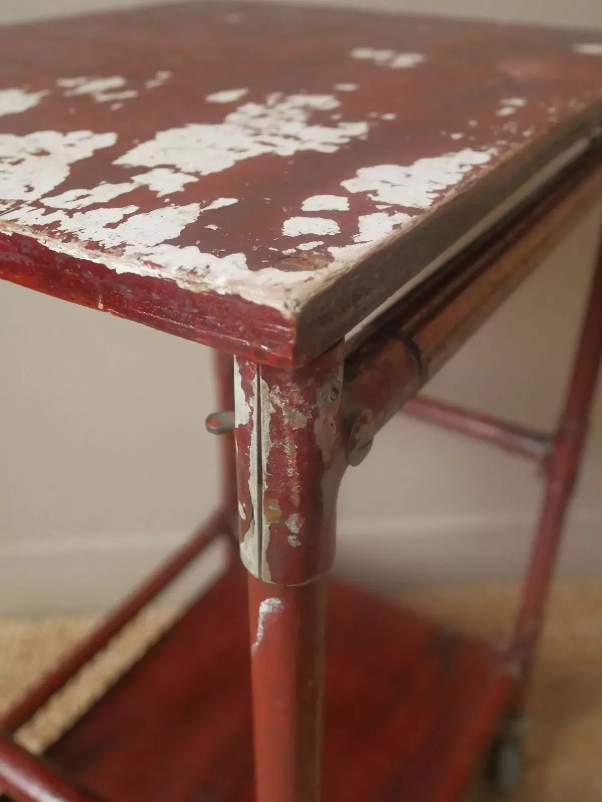 Illustration numéro 3 du produit Desserte brocante meuble d'appoint bois patiné usé fabrication artisanale industrielle atelier