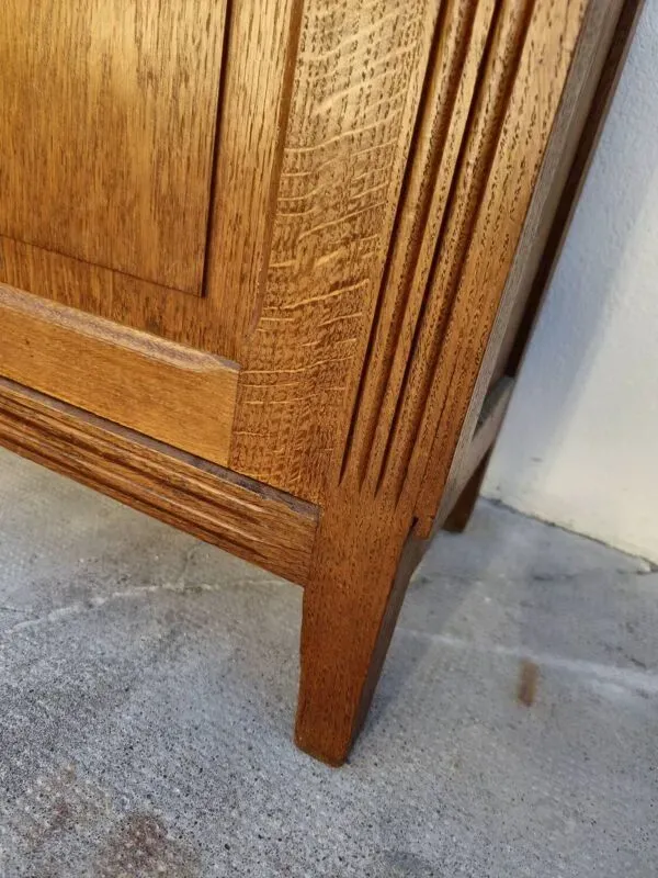 Illustration numéro 3 du produit Vitrine parisienne d'école en chêne, 1950