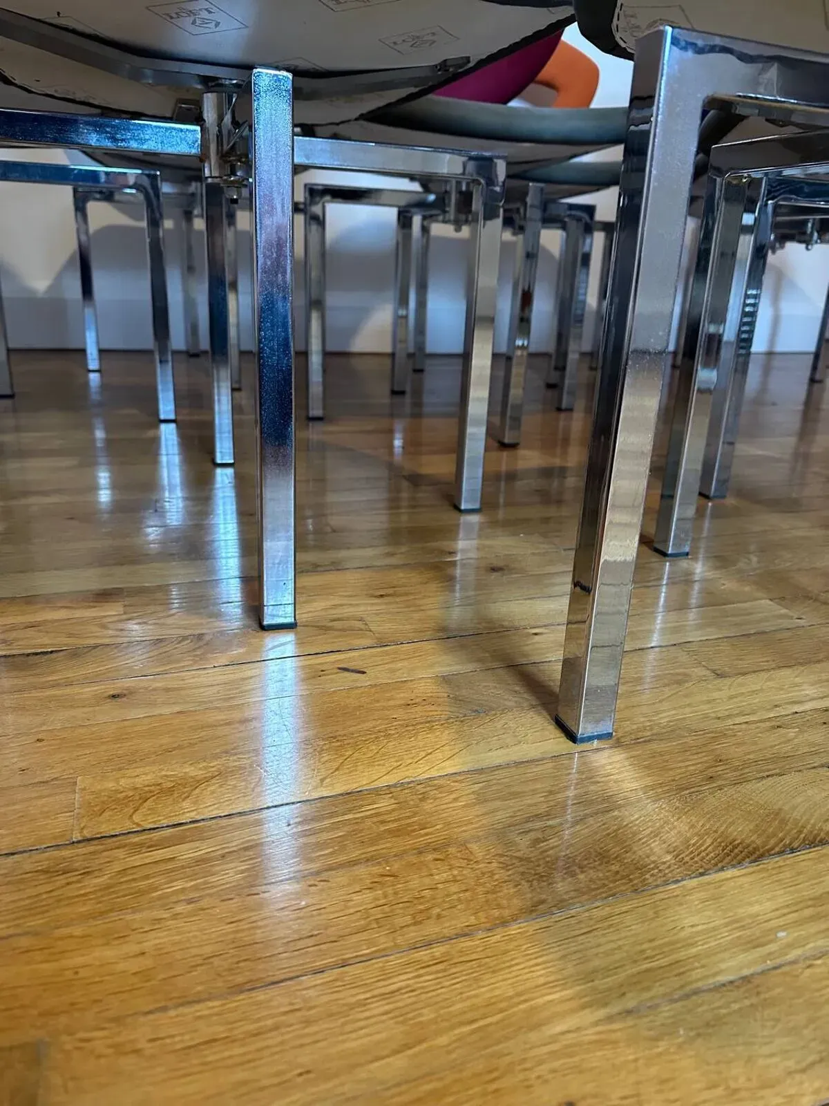 Illustration numéro 3 du produit 10 chaises Giorgio Saporiti vintage