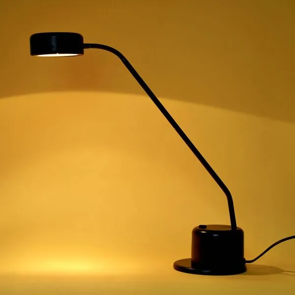 Illustration numéro 3 du produit Lampe de bureau minimaliste noire mate – Design industriel des années 50