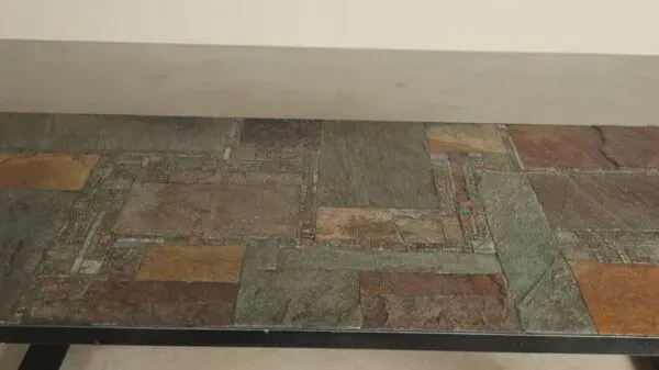 Illustration numéro 3 du produit Table basse postmoderne par Pia Manu, Belgique