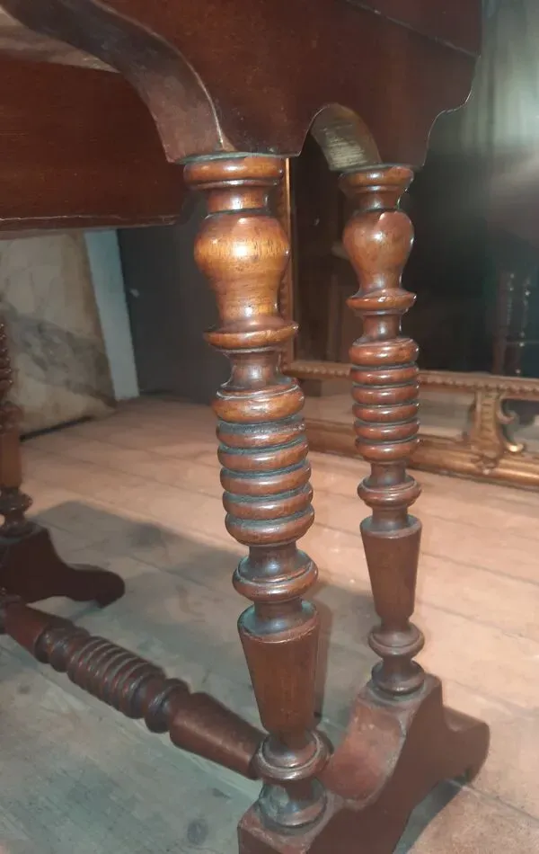 Illustration numéro 3 du produit Meuble de rangement  19 eme en acajou