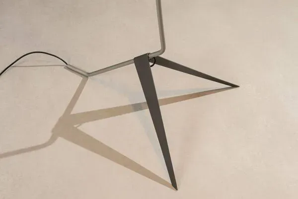 Illustration numéro 3 du produit Lampadaire design industriel milieu du siècle, France, années 1980