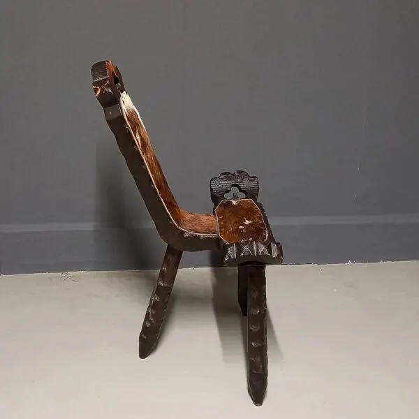 Illustration numéro 3 du produit Chaise tripode espagnole