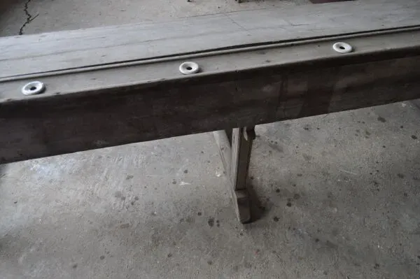 Illustration numéro 3 du produit Bureau écolier 6 places.