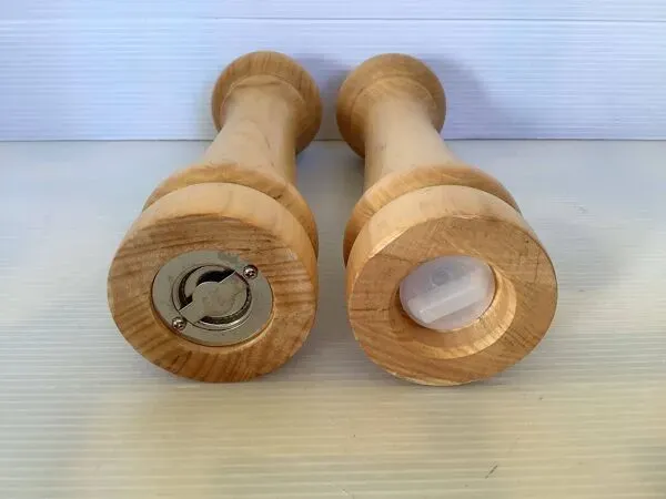 Illustration numéro 3 du produit Sel et poivre