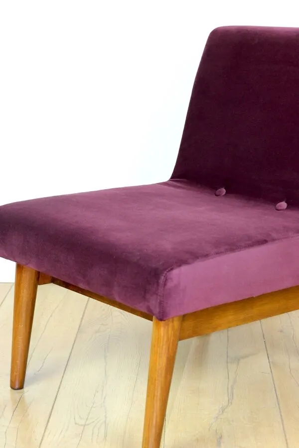Illustration numéro 3 du produit Fauteuil loft vintage années 70 en velours bordeaux.