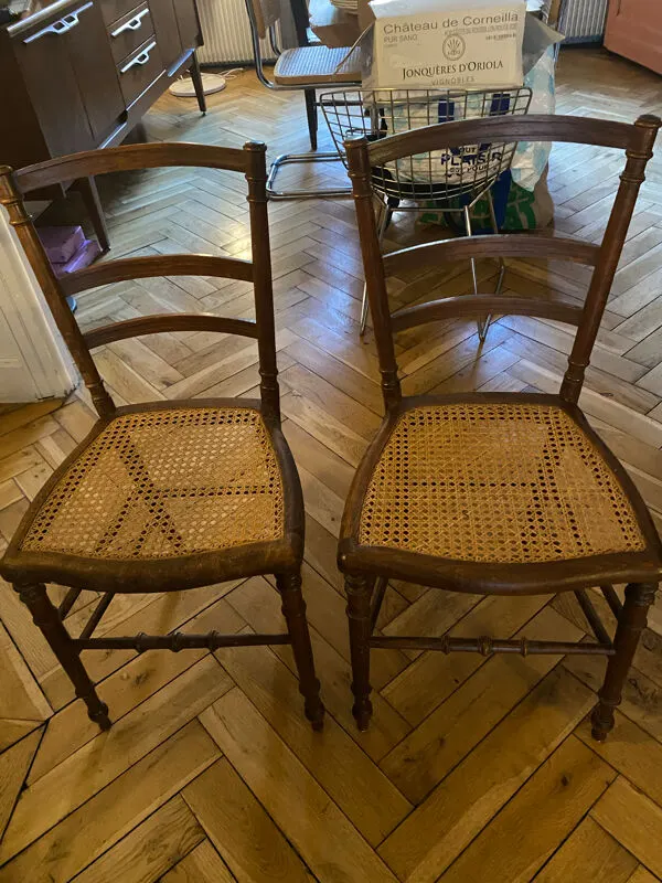 Illustration numéro 3 du produit 2 chaises d'appoint Napoléon III en noyer et cannage parfait –