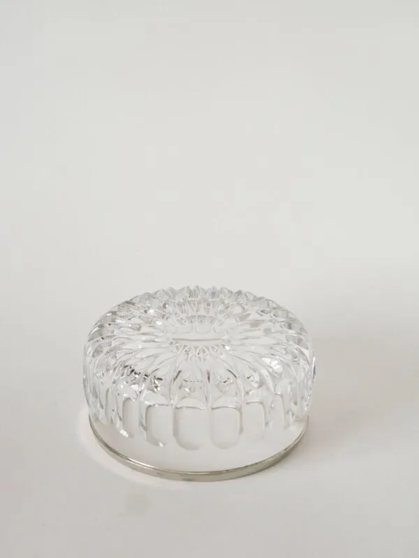 Illustration numéro 3 du produit Petit saladier en cristal et métal argenté, 1950