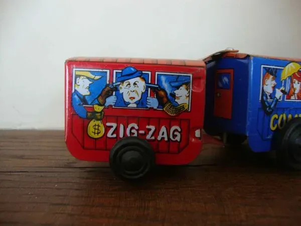 Illustration numéro 3 du produit Train mécanique en tôle peinte