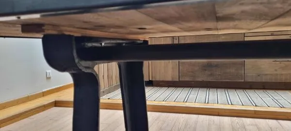 Illustration numéro 3 du produit Table industrielle