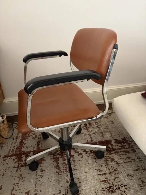 Illustration numéro 3 du produit Chaise de bureau vintage