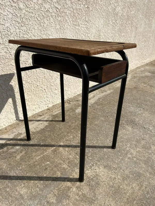 Illustration numéro 3 du produit Ancien pupitre écolier