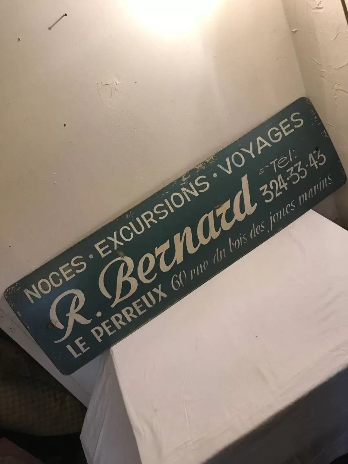 Illustration numéro 3 du produit Tôle peinte publicitaire automobilia