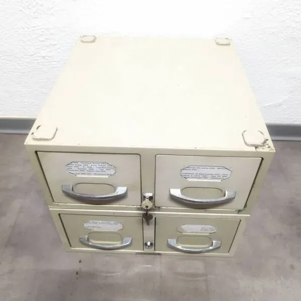 Illustration numéro 3 du produit Casiers métalliques à fiches Strafor