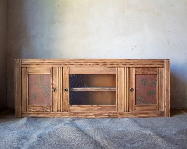 Illustration numéro 3 du produit Meuble bas TV enfilade vintage