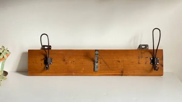 Illustration numéro 3 du produit Portemanteau d'ecole vintage