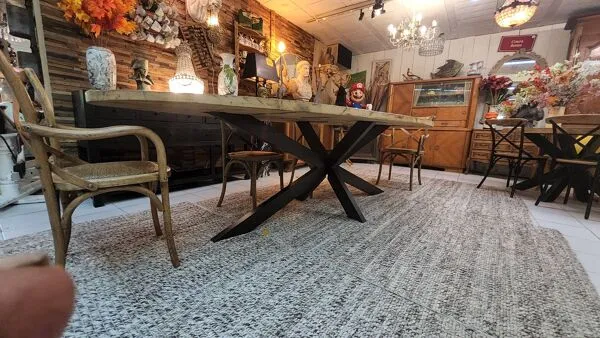 Illustration numéro 3 du produit Table ovale industriel