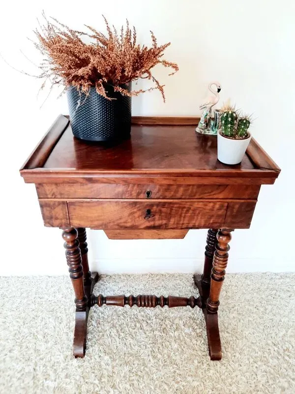 Illustration numéro 3 du produit Petit meuble/chevet vintage