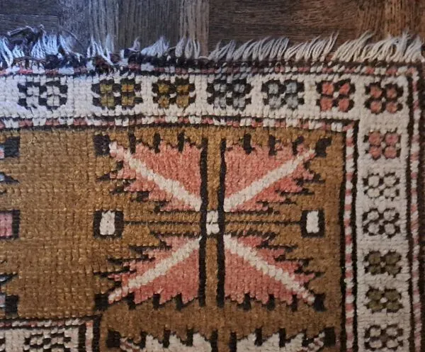 Illustration numéro 3 du produit Tapis oriental  Fait main de forme rectangulaire datant des années 1960 en 100% Laine