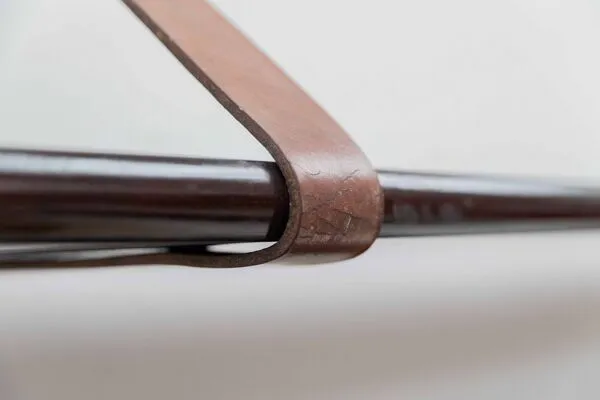 Illustration numéro 3 du produit Étagères murales 'Correas' par Miquel Milà