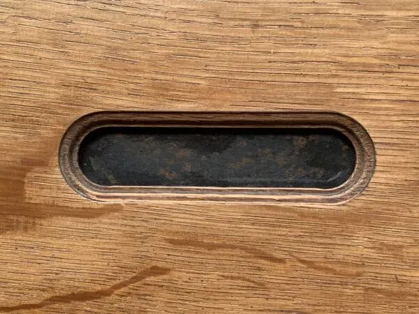 Illustration numéro 3 du produit Armoire de notaire en chêne brut massif, 1920