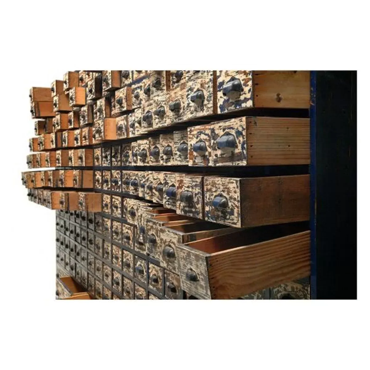 Illustration numéro 3 du produit Meuble d’atelier en bois à 204 tiroirs