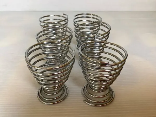 Illustration numéro 3 du produit Six coquetiers ressort spirale en métal