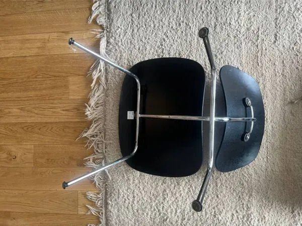 Illustration numéro 3 du produit Fauteuil LCM Eames en frêne noir