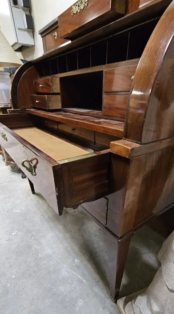 Illustration numéro 3 du produit bureau Secrétaire à cylindre Style Louis XVI en acajou a systéme de double