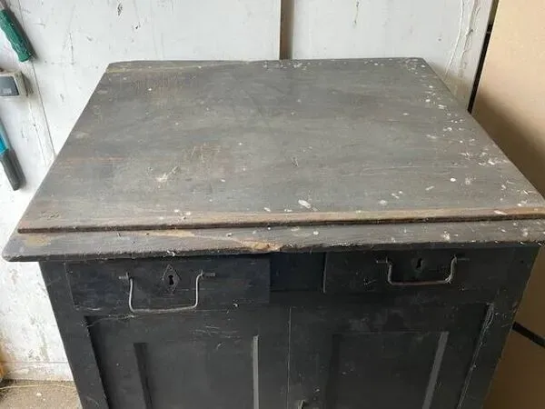 Illustration numéro 3 du produit meuble de métier - Pupitre caisse - monacale