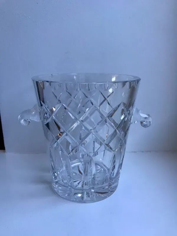 Illustration numéro 3 du produit Seau à glace en cristal années 60-70