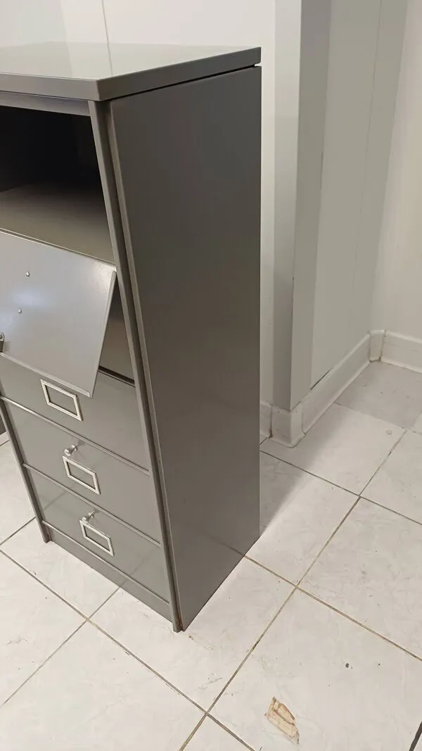 Illustration numéro 3 du produit Classeur industriel Bauche en métal – 5 tiroirs – années 50