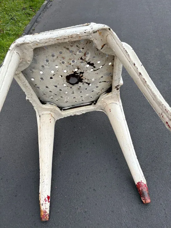 Illustration numéro 3 du produit Chaise tôle bistrot Joseph mathieu