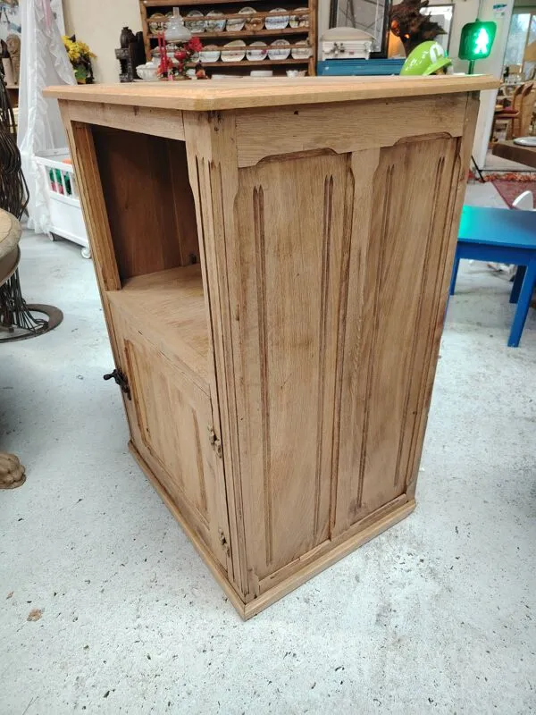 Illustration numéro 3 du produit Glacière de Maison Ancienne en Bois Brut Décapé – 1930