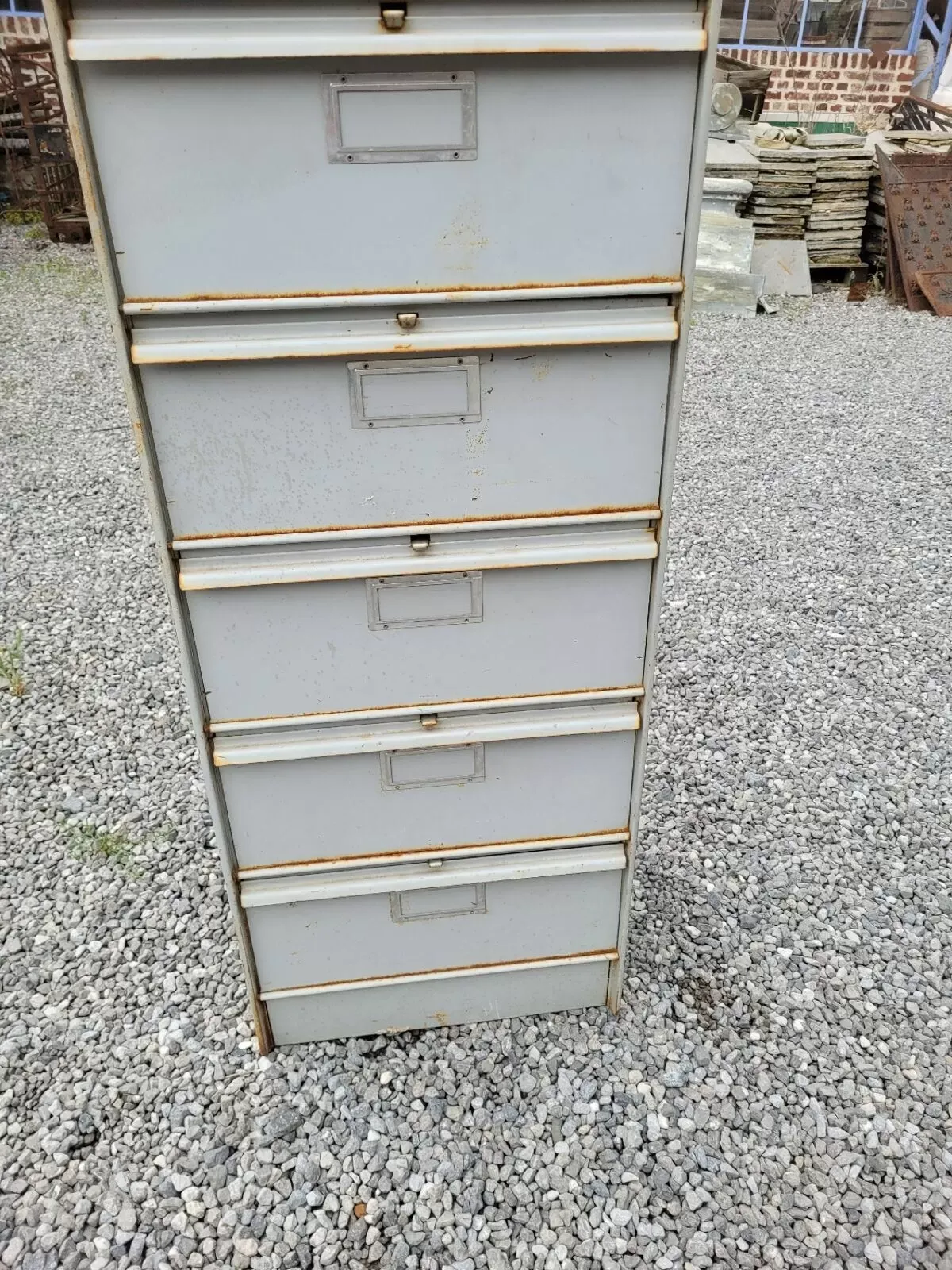 Illustration numéro 3 du produit Meuble de métier en fer a clapets