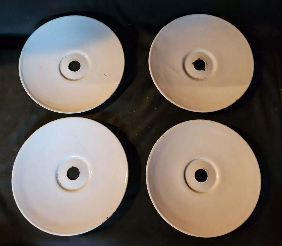 Illustration numéro 3 du produit Quatre gamelles industrielles