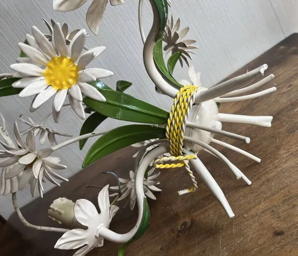 Illustration numéro 3 du produit Lustre tôle masca marguerites 3 branches